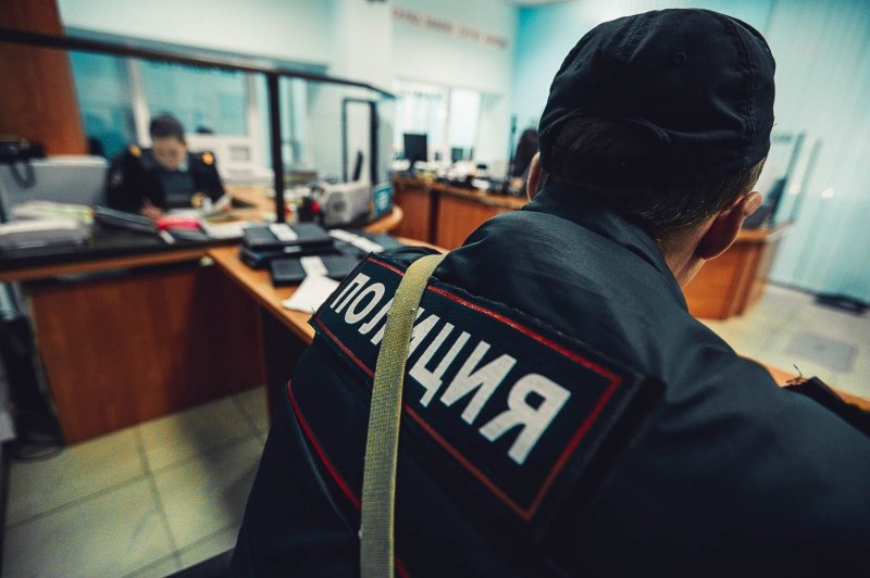 Полицейские Крымского района задержали подозреваемую в краже.